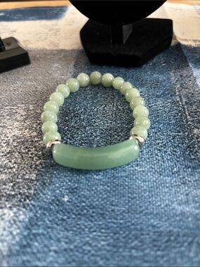 Green Jade Bead Stretch Bracelet with Curved Jade Accent